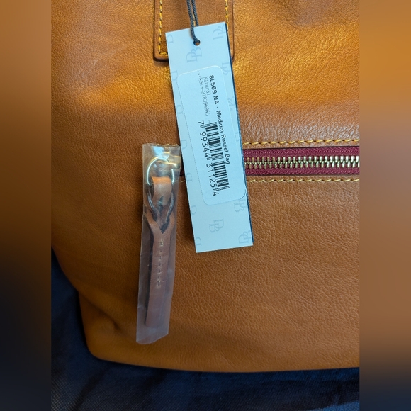 Dooney and Bourke Medium Russel Florentine leather in NATURAL Nwt - Picture 3 of 7